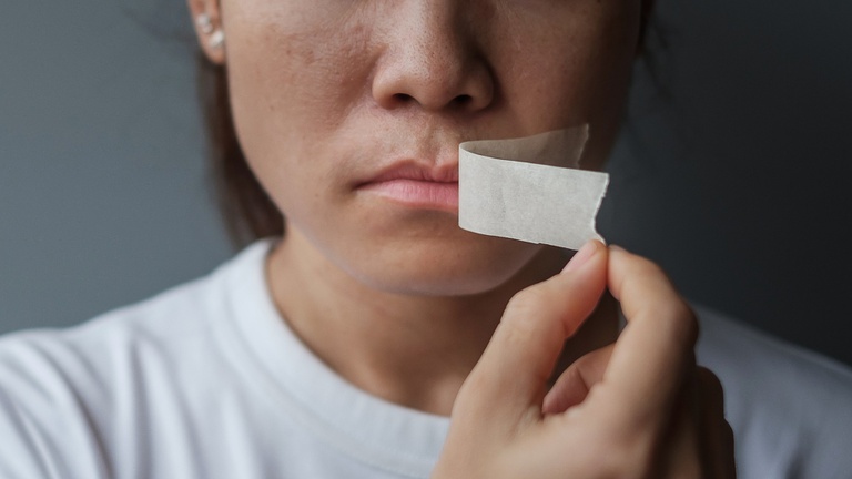 Mulheres afastadas do trabalho por violência doméstica podem receber benefício do INSS