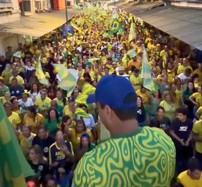 Renato Araújo reúne 5 mil pessoas em Angra dos Reis em ato de apoio a Flávio Bolsonaro