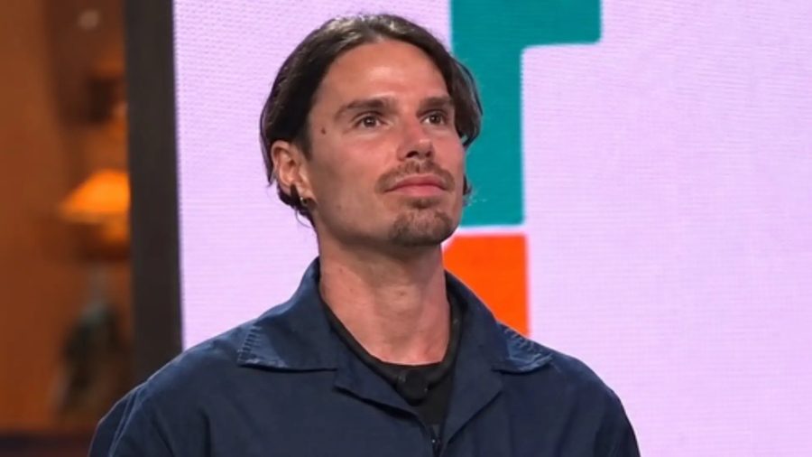 A Fazenda 18: Jonatas Faro desiste do reality, e produção avisa peões, que surtam; veja reação explosiva A Fazenda 18: Jonatas Faro desiste do reality, e produção avisa peões, que surtam; veja reação explosiva