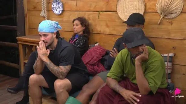 A Fazenda 18: Record exibe imagens da desistência de Jottapê