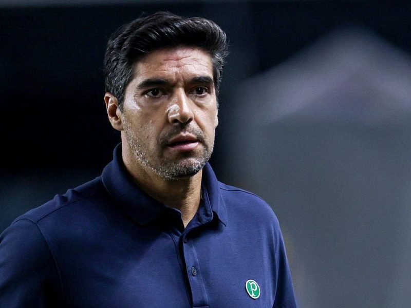 Abel Ferreira elogia Santos após clássico e detona gramado da Vila Belmiro