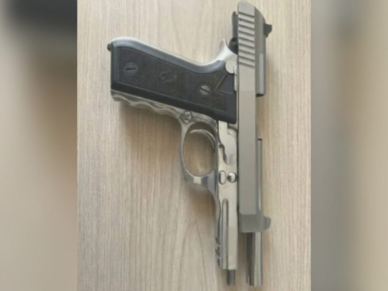 Adolescente atira no rosto de colega com arma do pai em SC