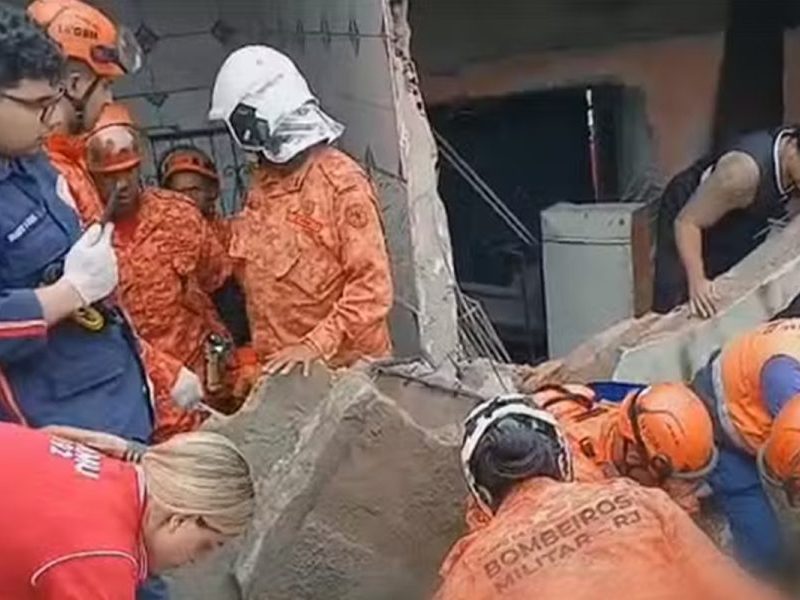 Adolescente morre após desabamento de imóvel no Rio de Janeiro