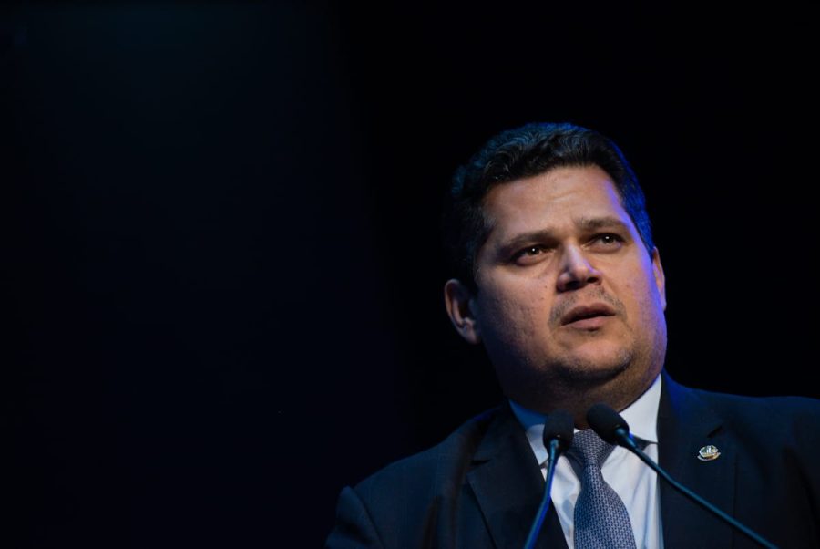 Alcolumbre cria regra para dar escolta a ex-presidentes do Senado