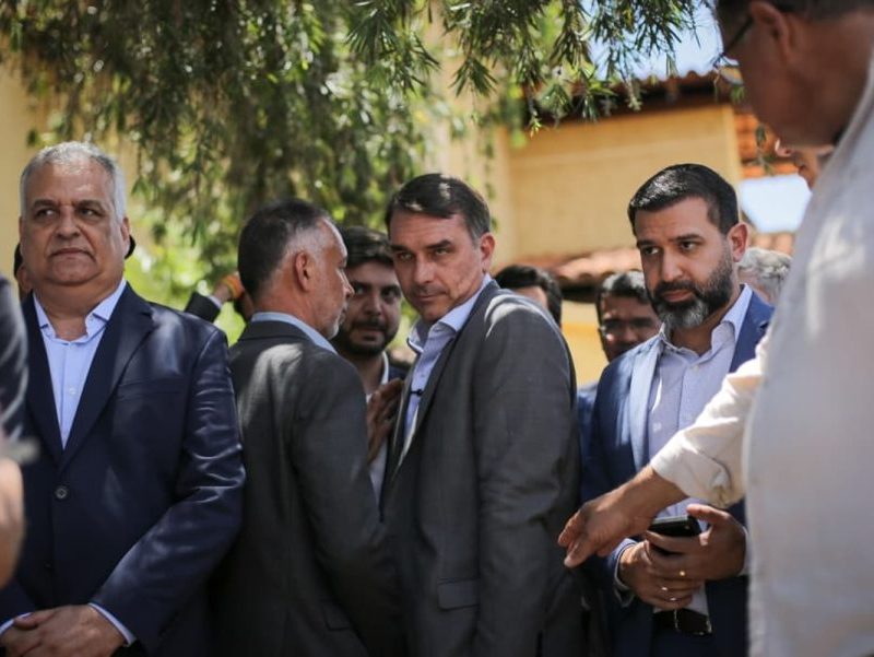 Voto distrital misto: aliados de Flávio temem reação do Centrão
