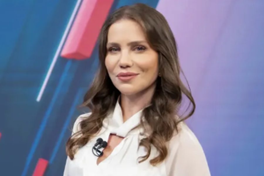 Âncora do SBT, Fabíola Corrêa pede demissão e cita escolha "dolorosa"