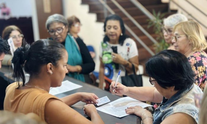 Mutirão em Angra dos Reis emite Carteira do Artesão