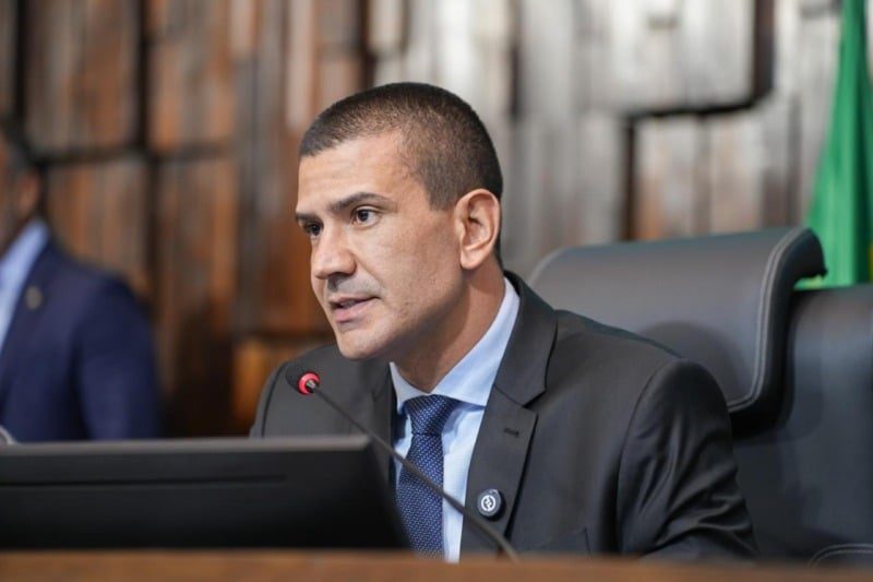 Posse antecipada de Douglas Ruas é avaliada no Rio