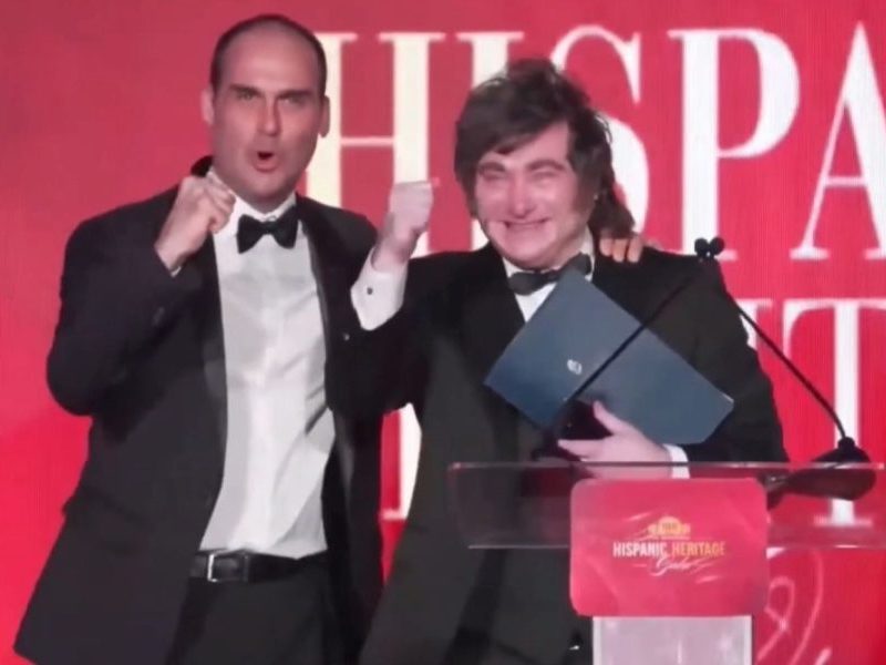 Milei chama Lula de ditador em evento com Eduardo Bolsonaro