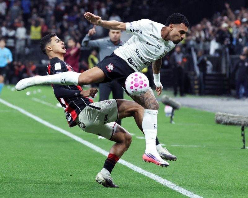 Corinthians empata com Vitória e amplia jejum de 10 jogos