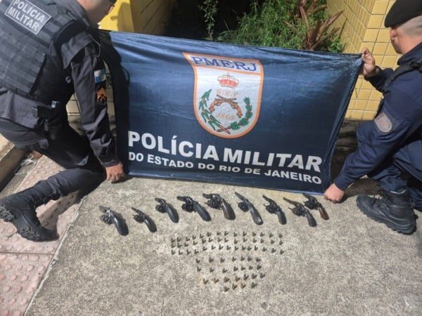 Arsenal: passageiro é preso com 9 revólveres dentro de ônibus em Sapucaia