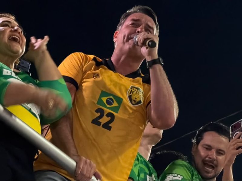 Flávio Bolsonaro aposta em pobres e segurança para evitar abstenção
