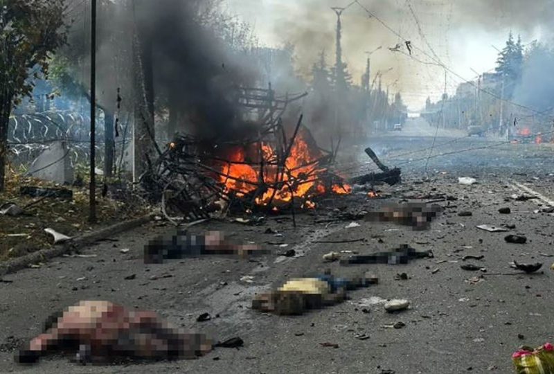 Ataque russo a ônibus na Ucrânia deixa 30 mortos e gera alerta