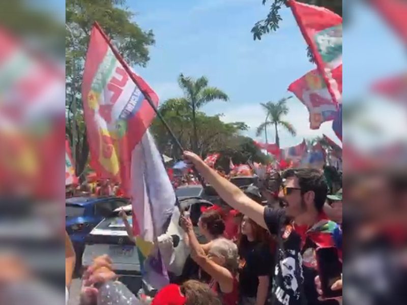Ato pró-Lula ocupa Eixo Norte e mobiliza o DF