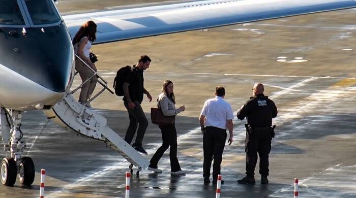 Avião com Flávio Bolsonaro e família pousa nos Estados Unidos