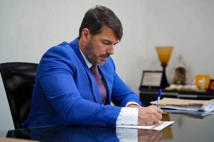 Babton Biondi compromete parte do FPM para quitar dívida previdenciária