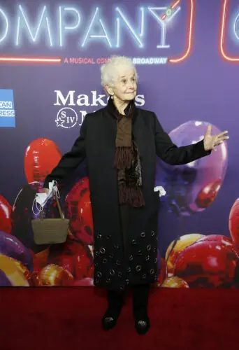 Morre Barbara Barrie, atriz indicada ao Oscar, aos 95 anos