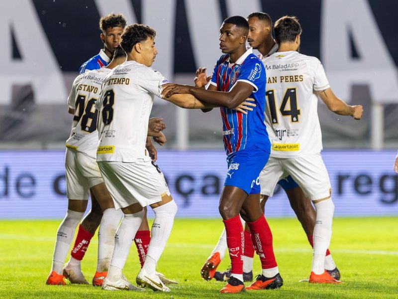 Brasileirão: com expulsão de Neymar e gol no fim, Santos e Bahia empatam
