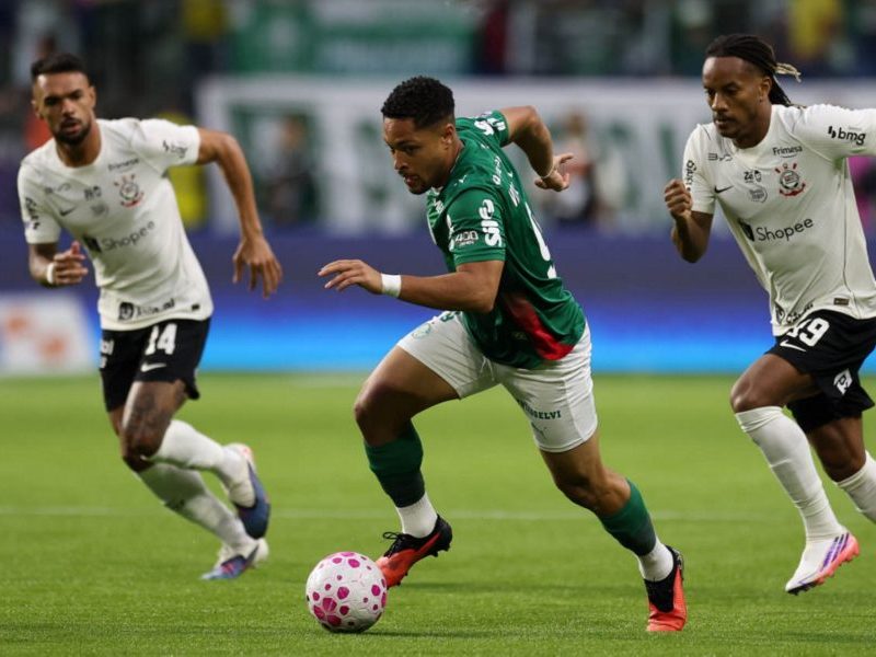 Brasileirão: Palmeiras goleia e Flamengo vence clássicos de domingo