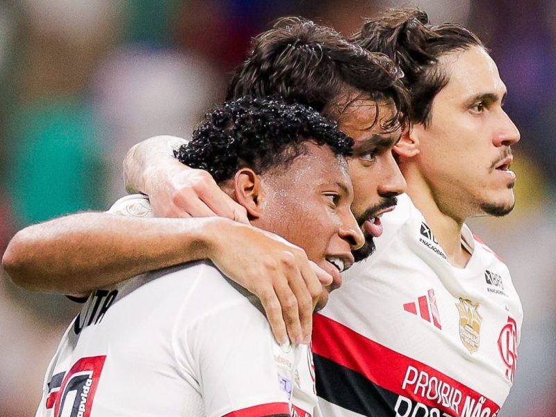 Brasileirão: Flamengo reassume a liderança após goleada no domingo