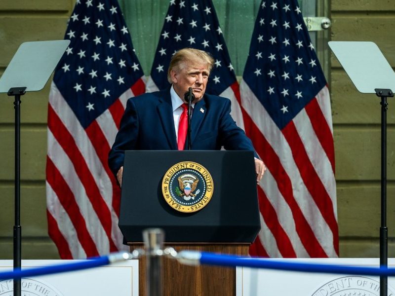 Brasileiros lotam redes de Trump com pedidos de ajuda após vitória de Lula
