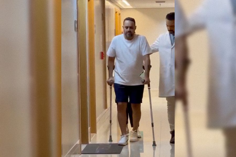 Brasiliense atingido por onda dá primeiros passos após perder movimentos