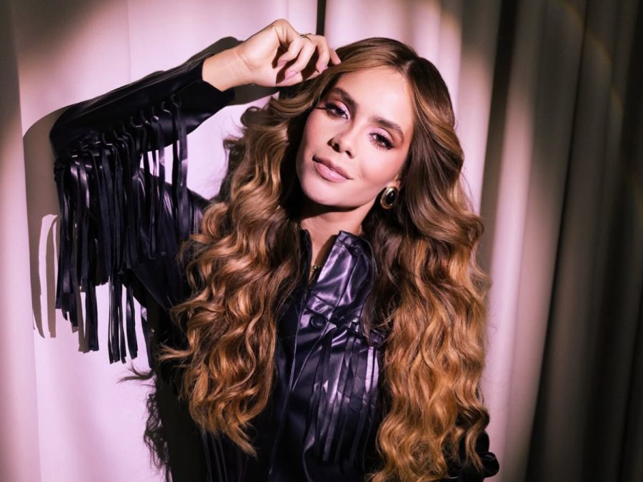 Calema, Mariana Fagundes e EME misturam ritmos em nova versão de “Chuva de Amor”