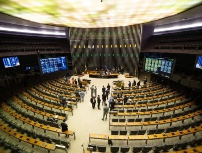 Câmara aprova alta de 110% no adicional de fronteira pago a servidores