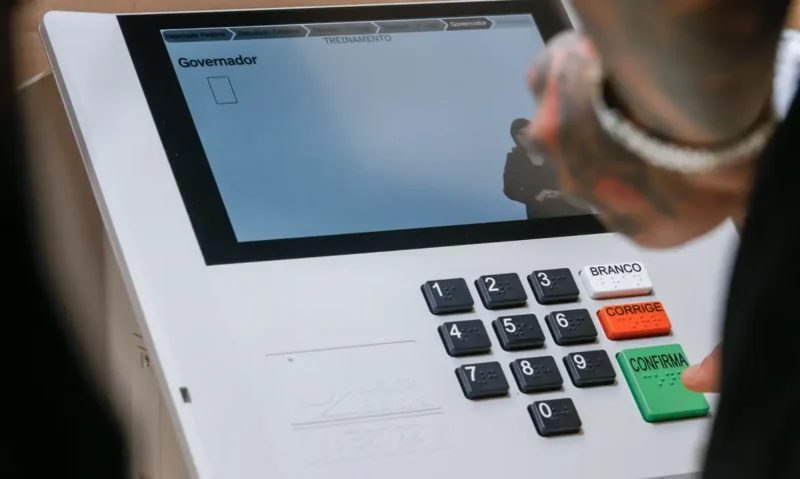 Câmara discute adoção do voto distrital misto nas eleições brasileiras