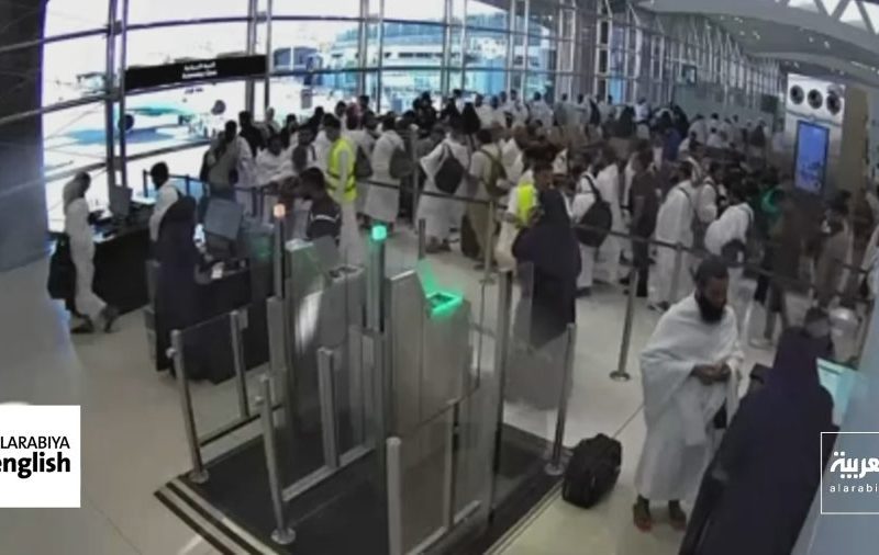 Câmeras flagram explosão em aeroporto na Arábia Saudita; 14 mortos