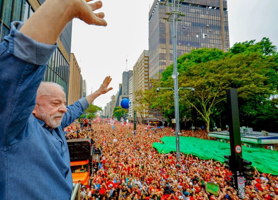 Campanha avalia que atos dão fôlego a Lula e aposta na 6x1 para furar bolha