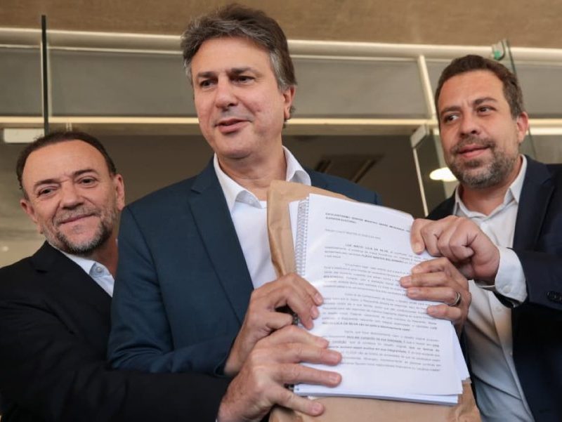Campanha de Lula entrega documentos e pede TSE como “árbitro” de sigilos