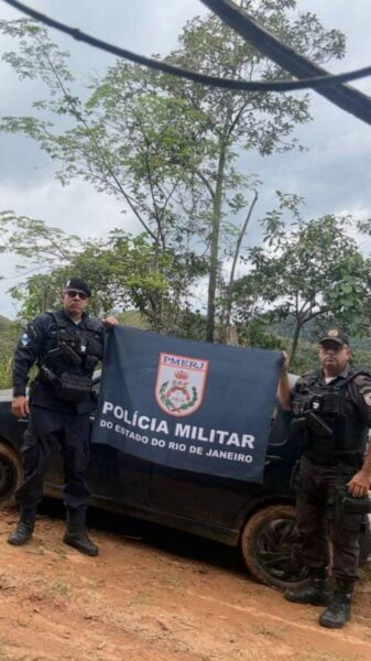 Carro furtado em Vassouras é encontrado em estrada de Valença