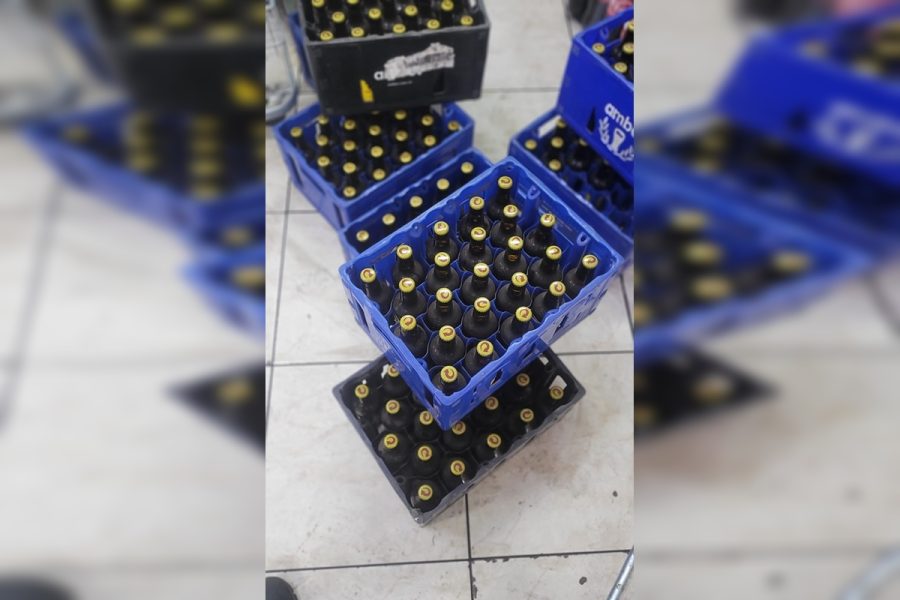 Cerveja, leite e cera: itens vencidos desde 2023 são apreendidos em mercado