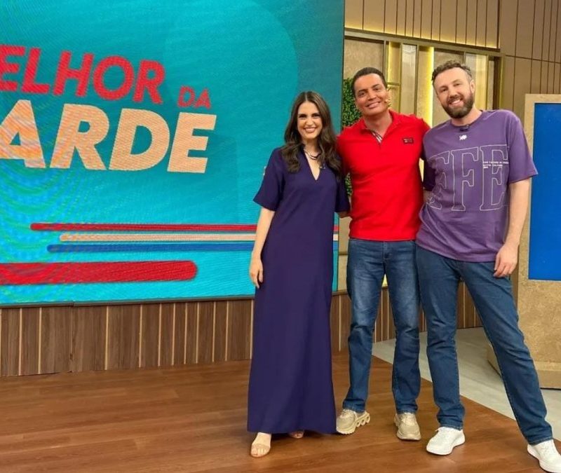 Chris Flores comemora 1º ano do Melhor da Tarde na Band