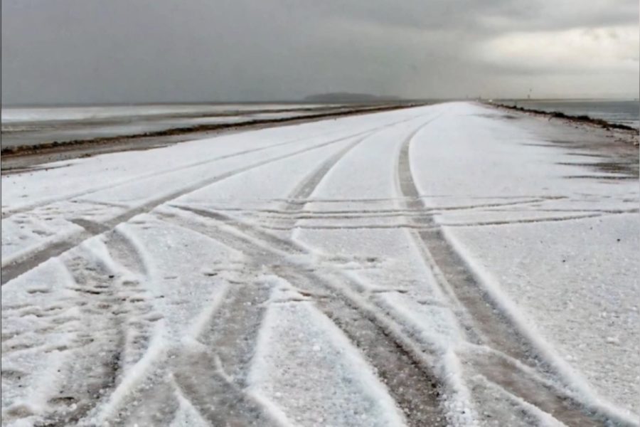Chuva de granizo impressiona ao fazer região de Goiás virar "cenário polar"