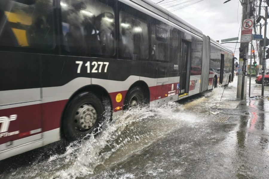 Chuva forte em SP: temporal coloca capital em alerta