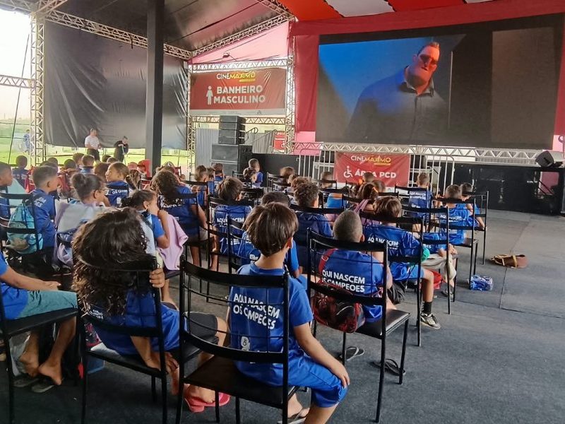 Cinemáximo Itinerante leva cinema gratuito à Estrutural