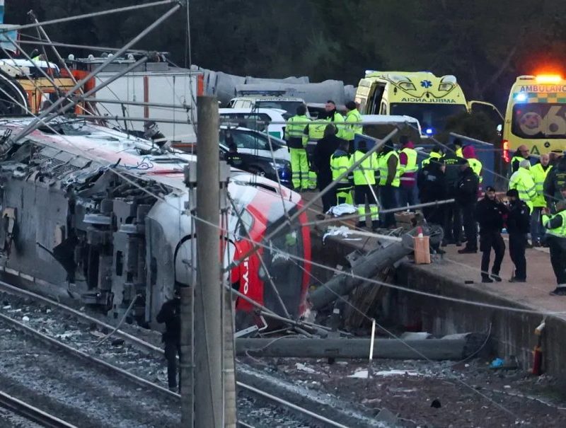 Tragédia ferroviária na Espanha mata 30 pessoas