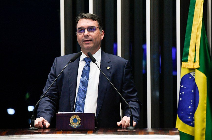 Eleições: Flávio aposta em governadores para o segundo turno