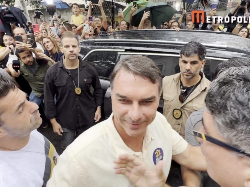 Fim de era: Flávio perde mandato após 24 anos na política