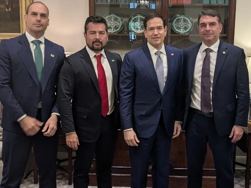 Direita amplia discurso bolsonarista nos EUA com Flávio e aliados