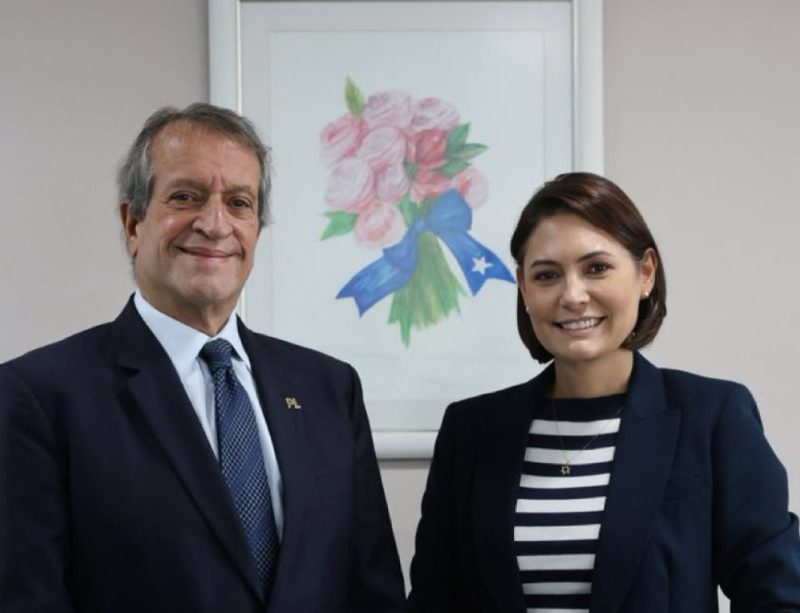 Com fuga de Flávio, bolsonarismo fica sem herdeiro e a direita se mexe