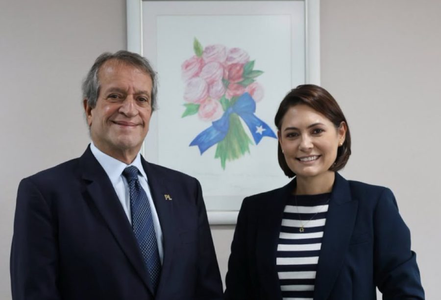 Com fuga de Flávio, bolsonarismo fica sem herdeiro e a direita se mexe