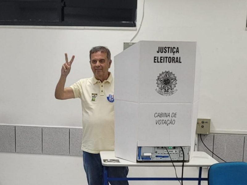 Coordenador da campanha de Flávio, senador Rogério Marinho vota no 2º turno