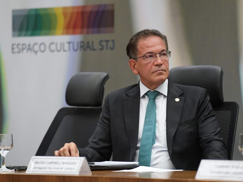 Corregedor abre apuração contra juiz por decisões sobre cursos de medicina