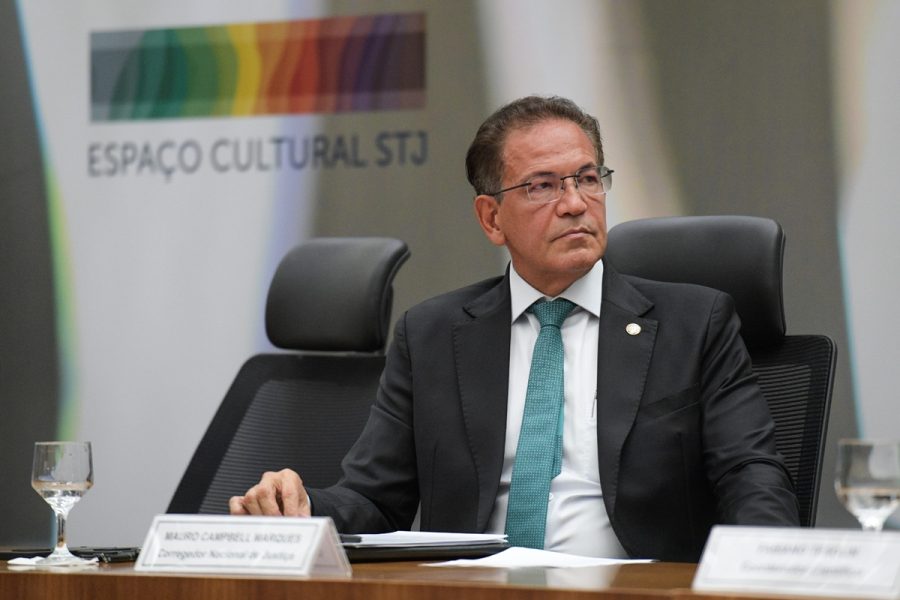 Corregedor abre apuração contra juiz por decisões sobre cursos de medicina
