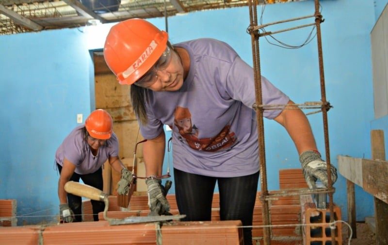 Curso gratuito prepara mulheres para o mercado da construção civil em VR