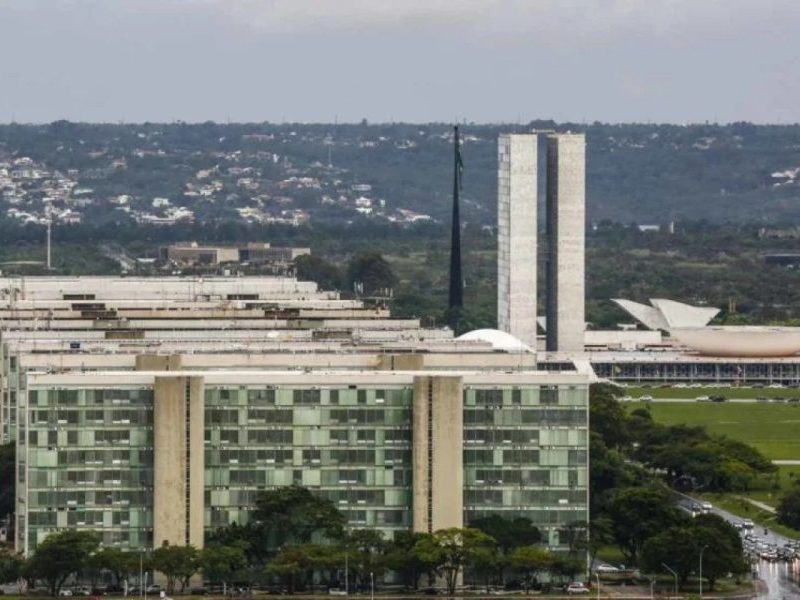 Dia do Servidor Público: governo adia ponto facultativo para sexta (30/10)