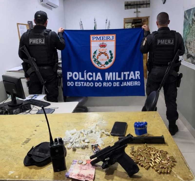 Presos em Angra dos Reis com pistola e drogas